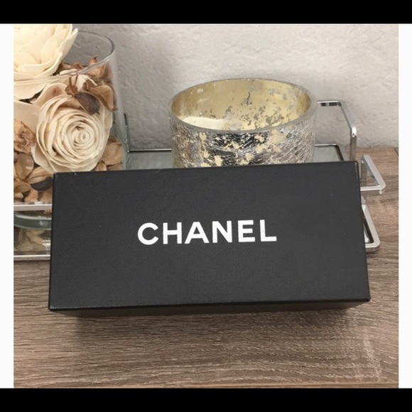 Chanel Variant 🕶 Sunglasses - Picture 11 of 12